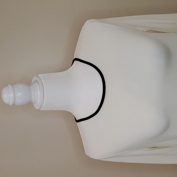 J.Jill NWT Size XS Cream Top with Black Trim!💗💗💗 - Picture 2 of 14